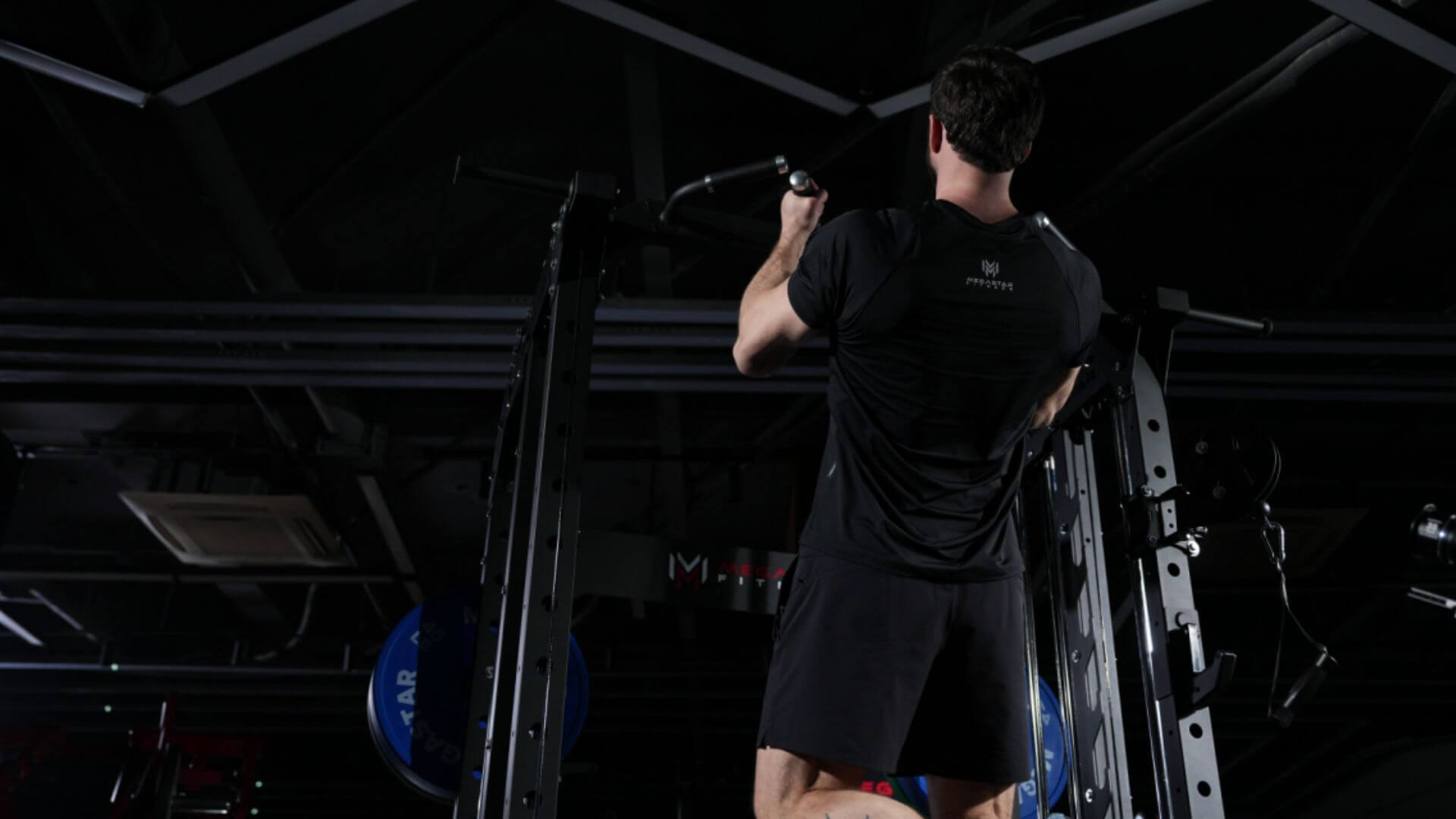 Smith Machine vs Free Weights: Which Should You Choose for Your Home Gym?