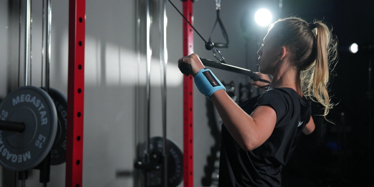 Lat Pulldown vs Seated Row: What Builds Your Back Better