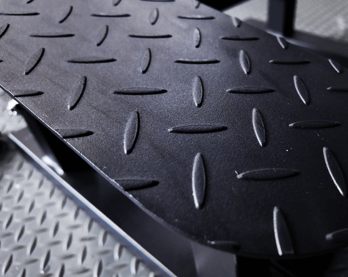 Spacious Diamond-Plated Footplates