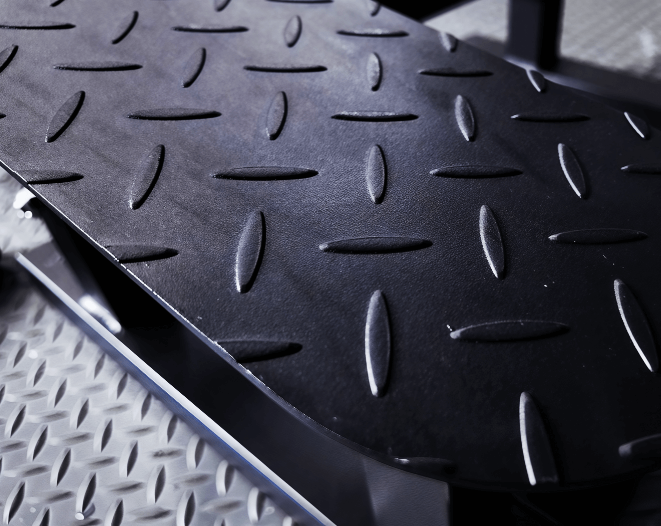 Spacious Diamond-Plated Footplates