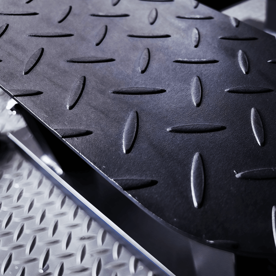 Spacious Diamond-Plated Footplates